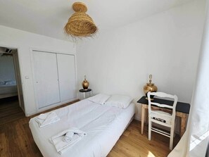 WiFi, bed sheets