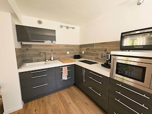 Kühlschrank, Mikrowelle, Ofen, Toaster