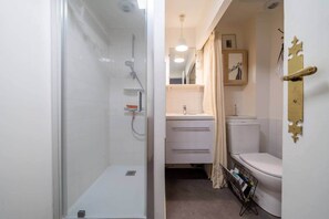 Hair dryer, towels - Bright 1-bedroom apartment in Marsanne (Marsanne)