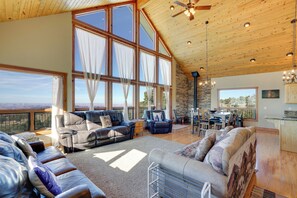 TV, fireplace - Close to Trails! Ultimate Seclusion at Moab Cabin (Moab)