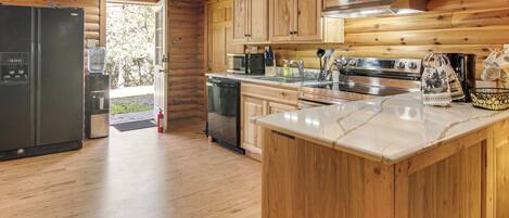 Refrigerador, microondas, parrilla de estufa y lavavajillas