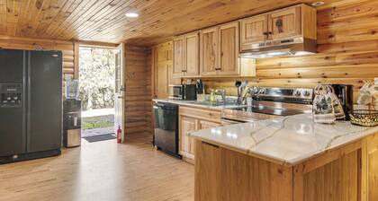Hike, Golf & Explore: Pet-Friendly Apt in Etowah