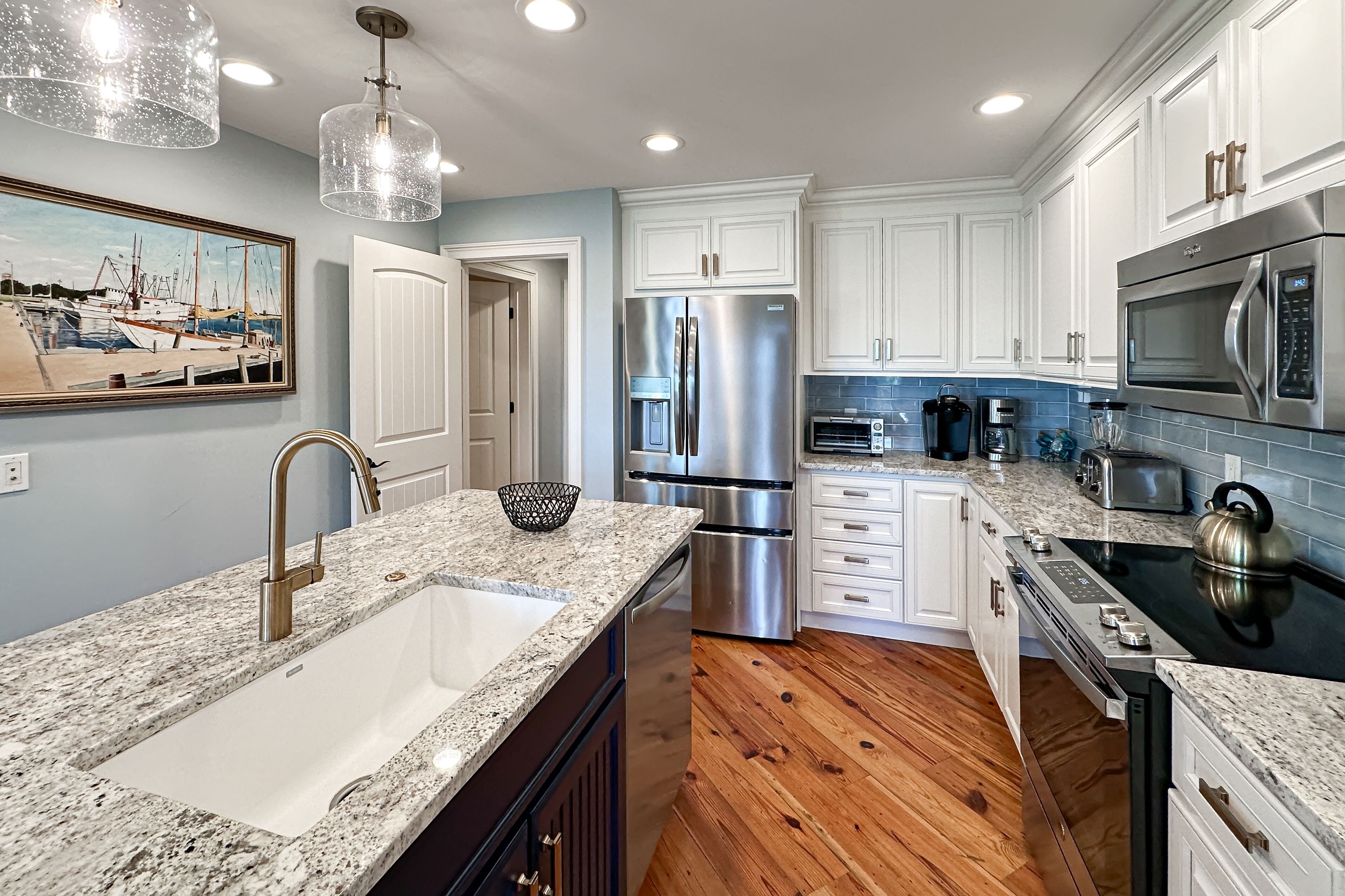 冰箱、微波炉、烤箱、炉灶