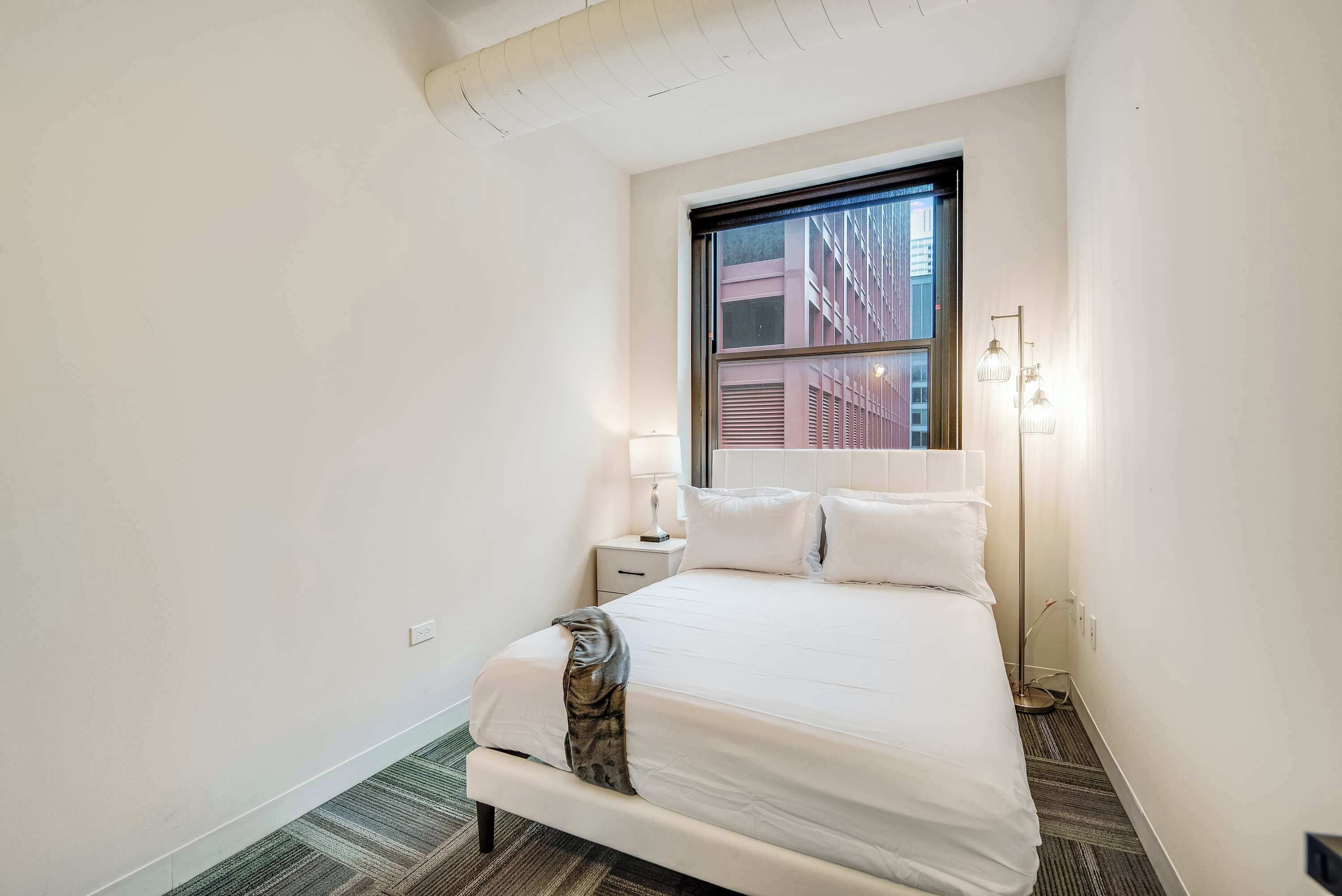 3 slaapkamers, een bureau, een strijkplank/strijkijzer, wifi