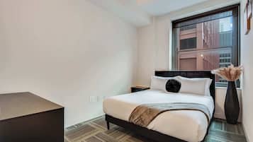 3 bedrooms, desk, iron/ironing board, WiFi