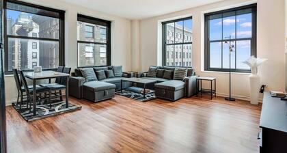 Downtown Chicago Stay with Free In & Out Parking 3
