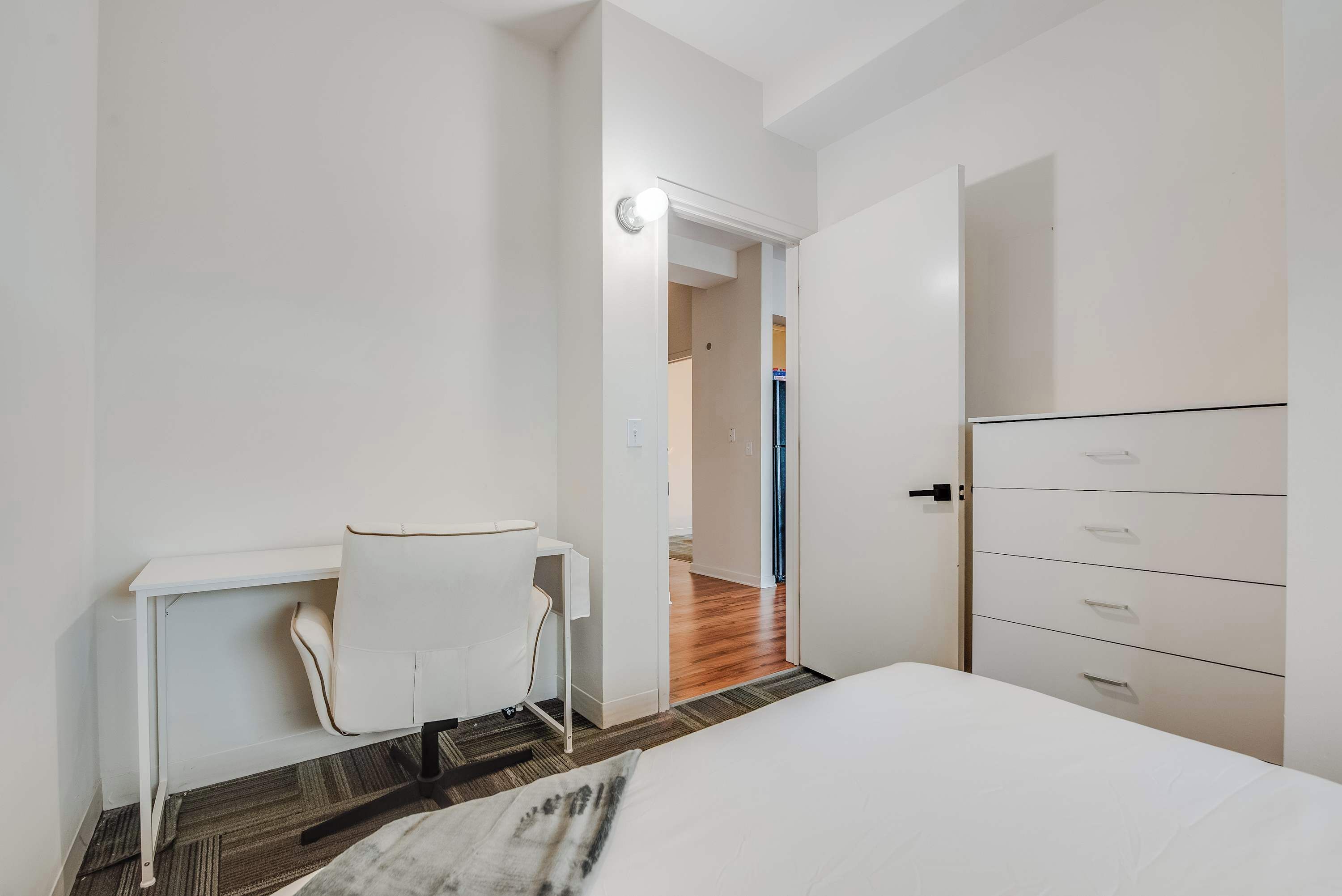 3 bedrooms, desk, iron/ironing board, WiFi