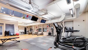 Fitness facility - Downtown Chicago Stay with Free In & Out Parking 3 (Chicago)