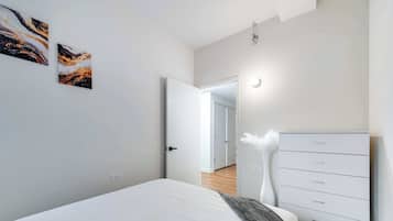 3 bedrooms, desk, iron/ironing board, WiFi