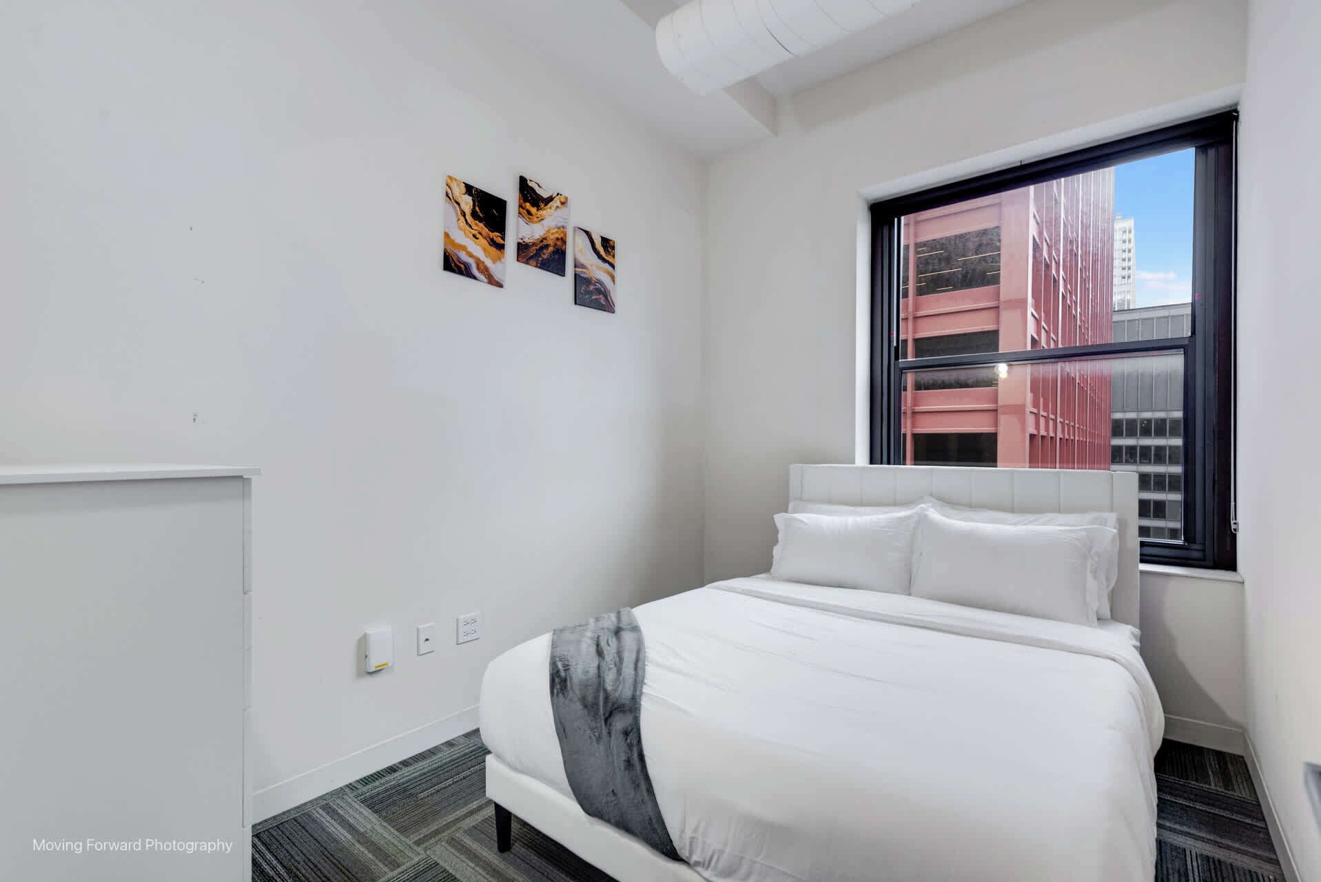 Desk, iron/ironing board, WiFi, bed sheets