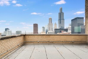 Property grounds - Downtown Chicago Stay with Free In & Out Parking 2 (Chicago)