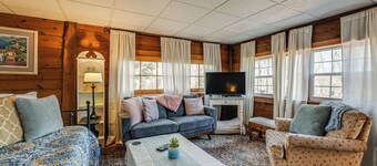 Stay on Historic Estate! 30 Mi to Kennebunkport