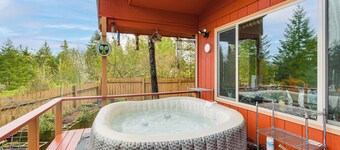 Cute Hoodsport Cottage Close to Lake Kokanee!