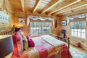 3 bedrooms, iron/ironing board, internet, bed sheets