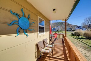 Property grounds - < 1/2 Mi to Damascus Town Park: Cozy Cabin w/ Deck (Damascus)