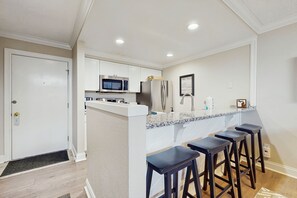 Fridge, microwave, oven, stovetop - Beautiful 2B/2B Harbor Springs Condo Just 6 Mi to Lake Michigan! (Harbor Springs)