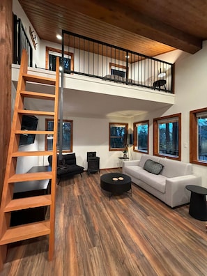 Peis og stereoanlegg