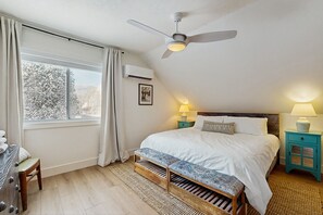 2 bedrooms, iron/ironing board, Internet, bed sheets