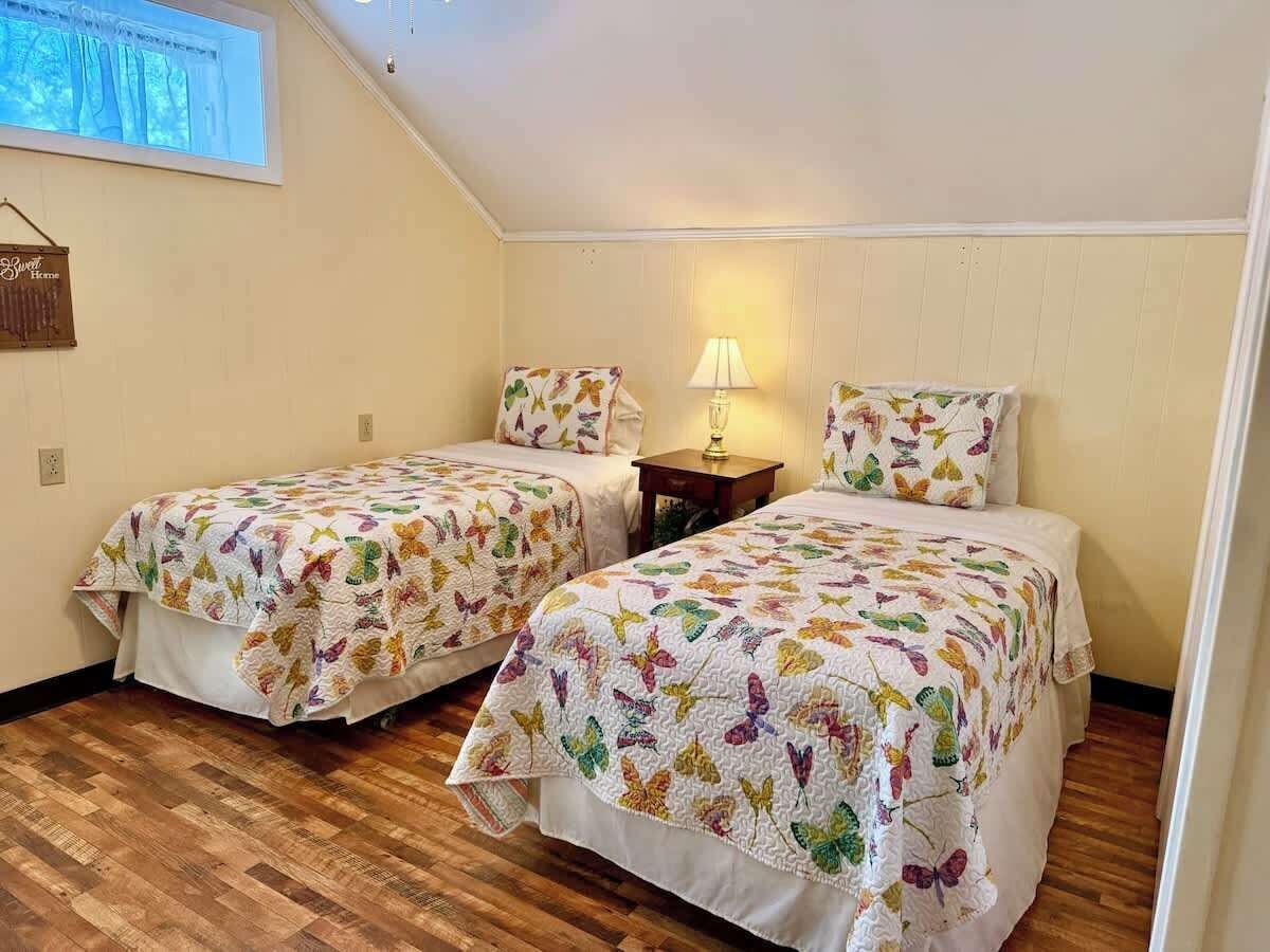 4 bedrooms, WiFi, bed sheets