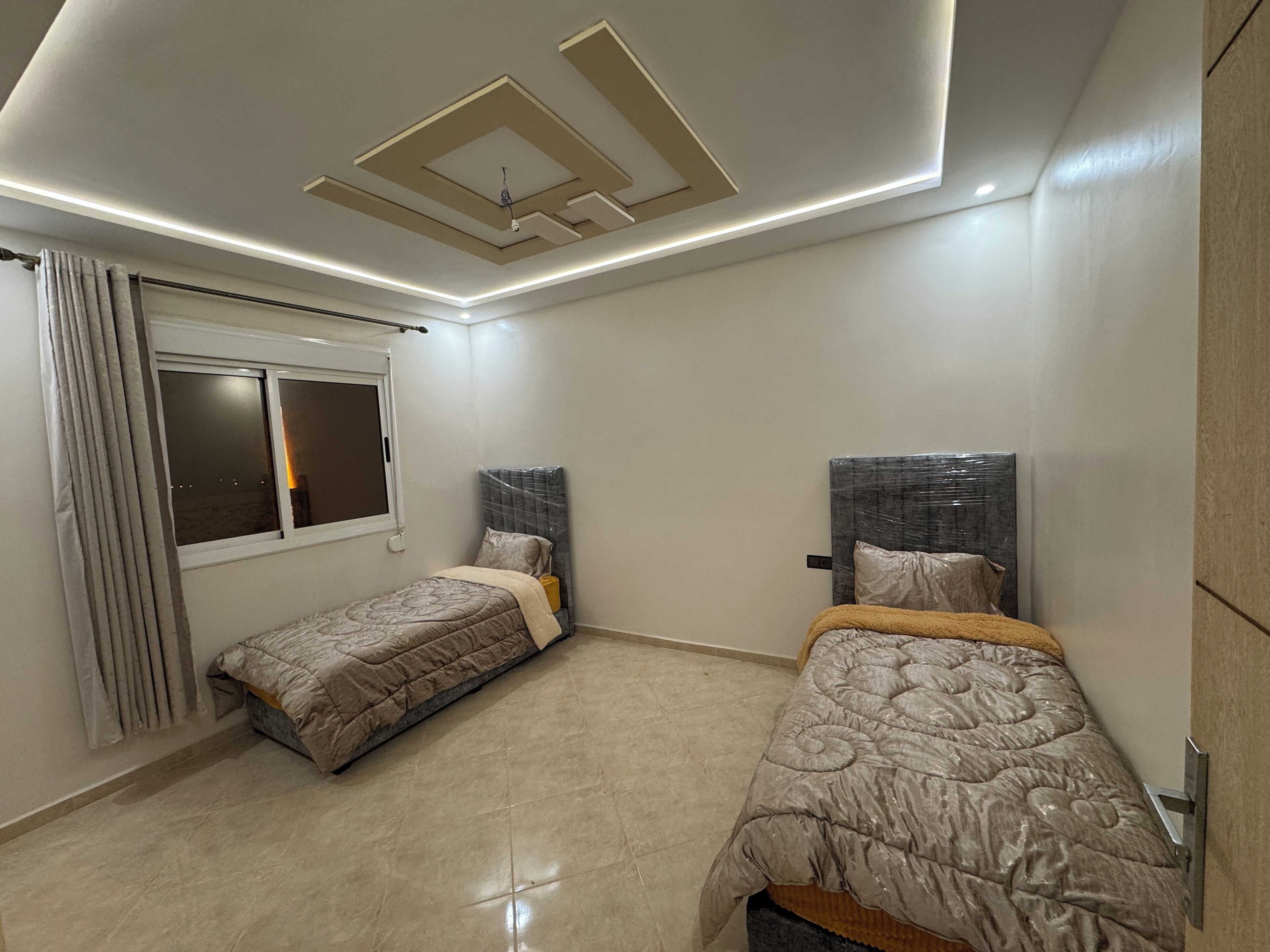 3 室のベッドルーム、WiFi