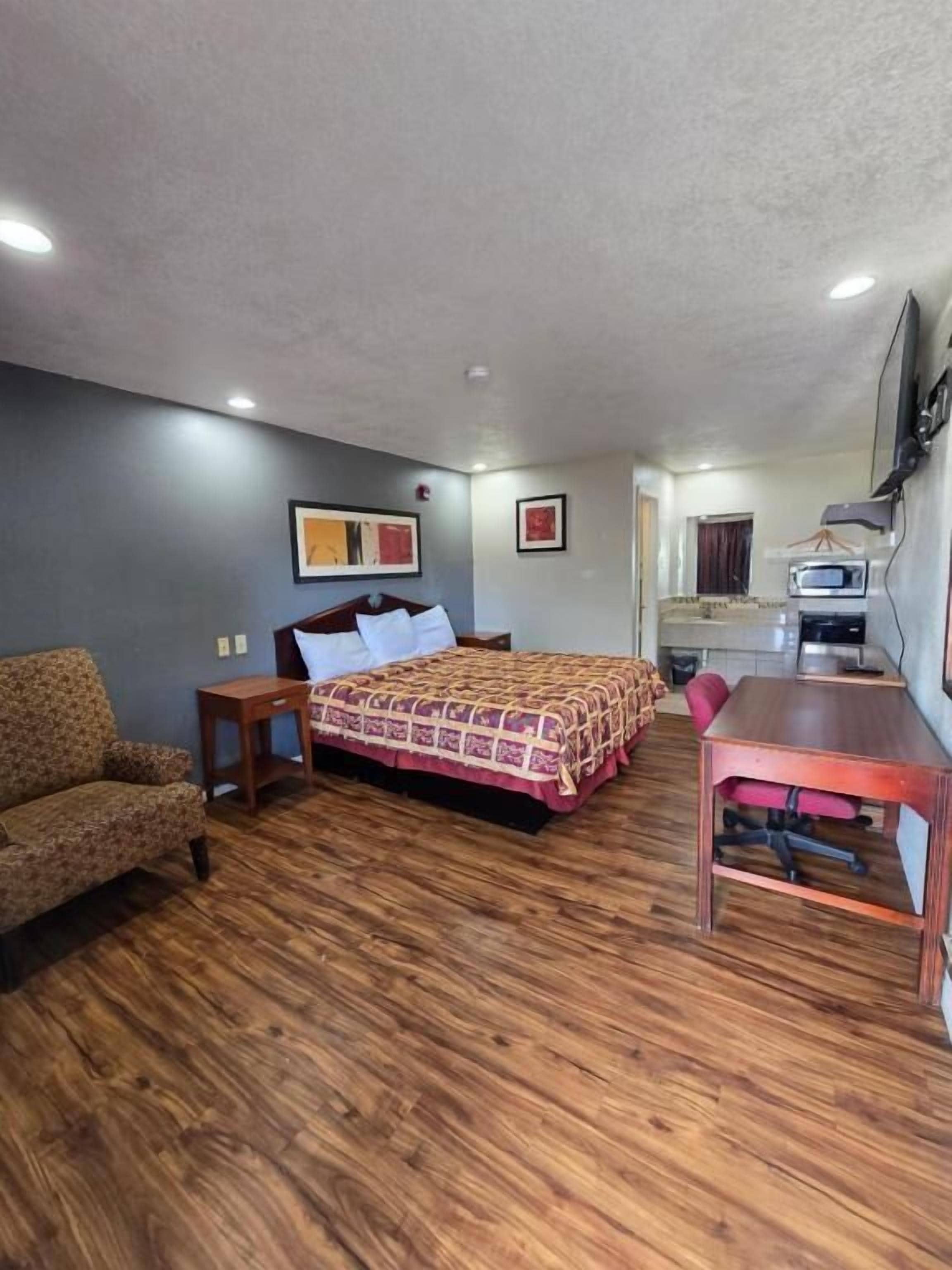 Single Room | Free WiFi