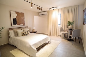 Deluxe Studio | Blackout curtains, free WiFi - Plaza Colonial Residence By YellowKey (Santo Domingo)