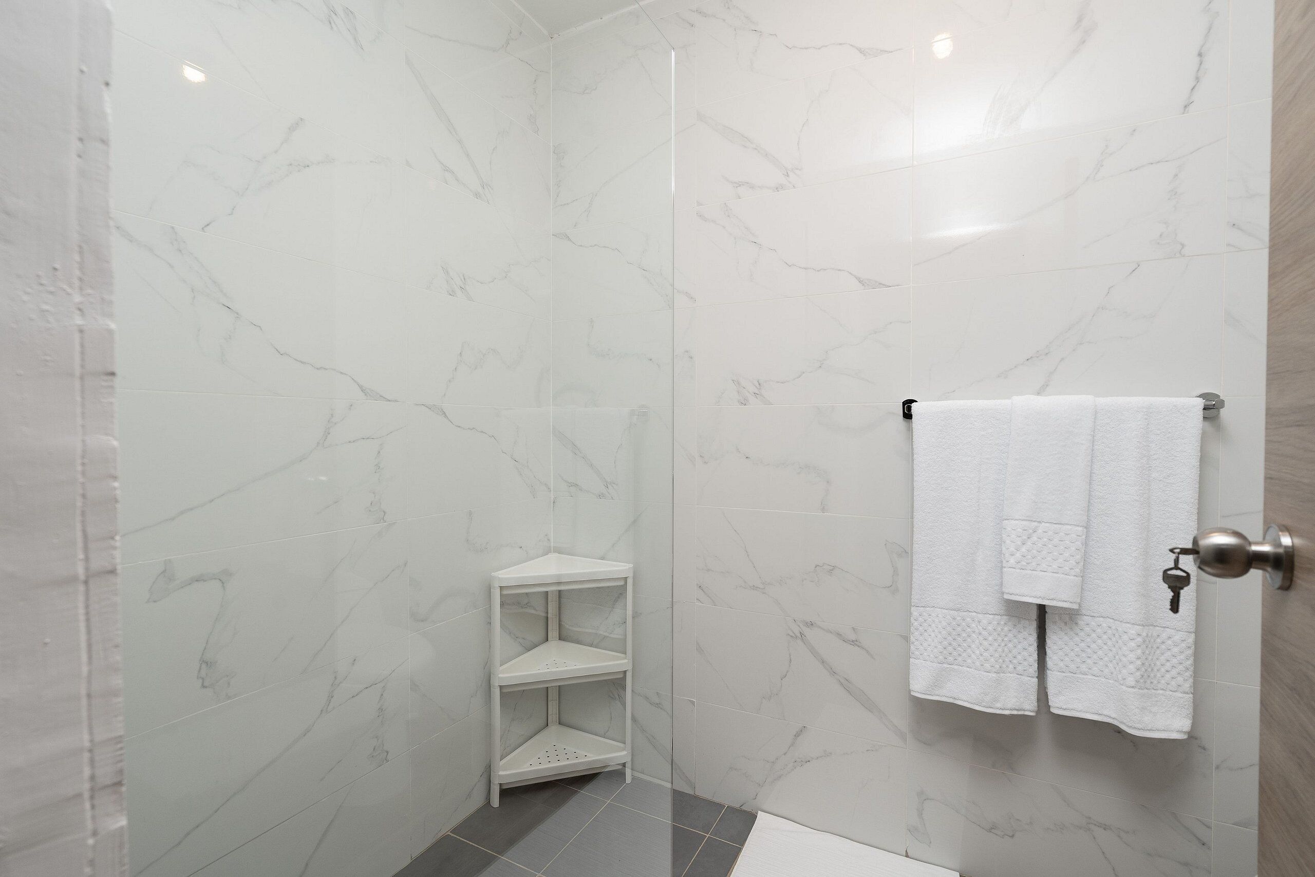 都會開放式客房 | 浴室 | 淋浴設備、免費梳洗用品、風筒、提供毛巾