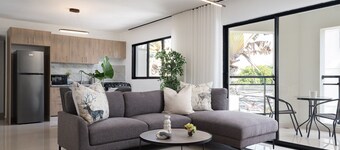 Plaza Colonial Residence By YellowKey