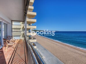 Property grounds - Seafront apartment with stunning views (Platja d'Aro)