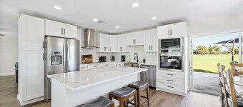 Gorgeous newly remodeled 3-bedroom, 2-bath house with AC in Rotonda West