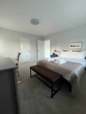 6 slaapkamers, een bureau, gratis wifi