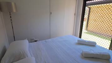 Shared Dormitory, 1 Bedroom, Smoking, Balcony | 1 bedroom