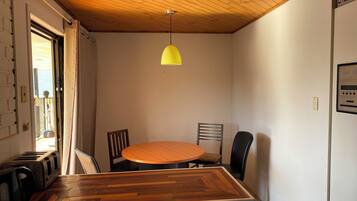 Shared Dormitory, 1 Bedroom, Smoking, Balcony | Dining