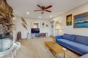 TV, foosball, stereo - Retro-Modern Tahoe Retreat with Vinyl Record Player, Grill, Deck, Fooseball (South Lake Tahoe)