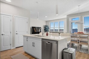 Interior - Zephyr | Rangeview | Garage | Office | Pets Ok (Calgary)