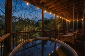 Outdoor spa tub - 5 min PF Parkway, New Cedar Hot Tub, Views, Game Room, Sleeps 16, Just Renovated (Pigeon Forge)
