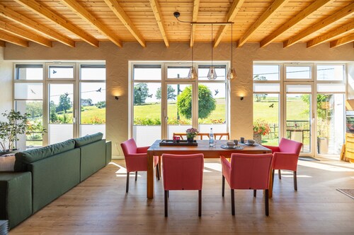 Ferienhaus „Zum Weiher“ - Ihr Rückzugsort in der Natur der Eifel (Hunde erlaubt)