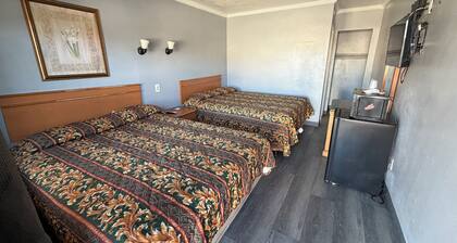 Harbor Inn