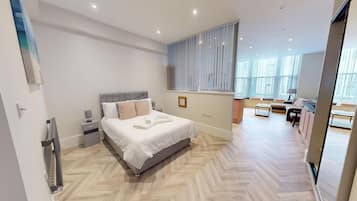 Iron/ironing board, free WiFi, bed sheets