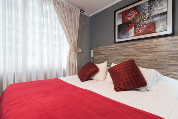 Iron/ironing board, Internet, bed sheets