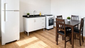 Leilighet – comfort, kjøkken, hageutsikt | Spiseområde