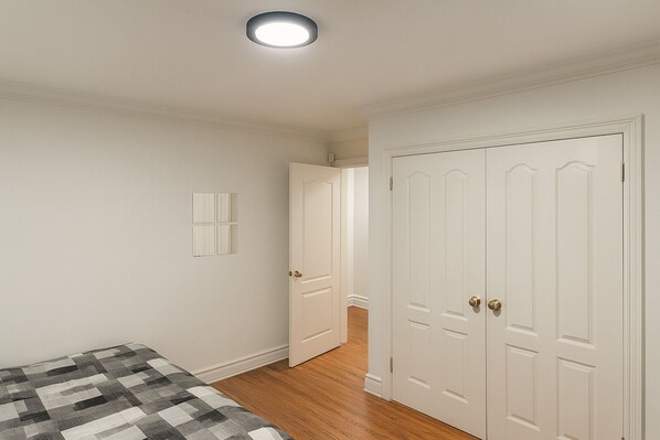 Suite | Escritorio, espacio para trabajar con laptop y wifi gratis 