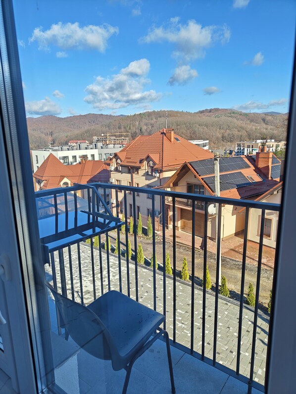 Departamento, balcón, vista a la montaña | Vista desde la habitación