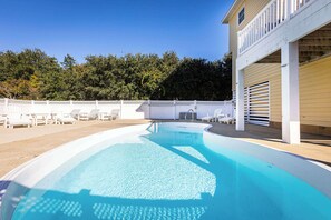 Pool - Corolla Getaway with Private Pool, 5 mins to Beach (Corolla)