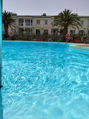 Outdoor pool - Verdemare apartment a few minutes from the beach (Corralejo)