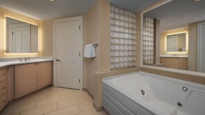 Shower, jetted bath, hair dryer, towels - Grande Ocean 2BR Courtyard Villa – Bright, Spacious & Close to Hilton Head Beach (Hilton Head Island)