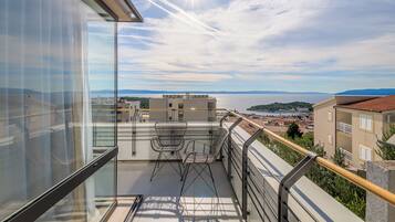 Deluxe Villa, Sea View | Balcony