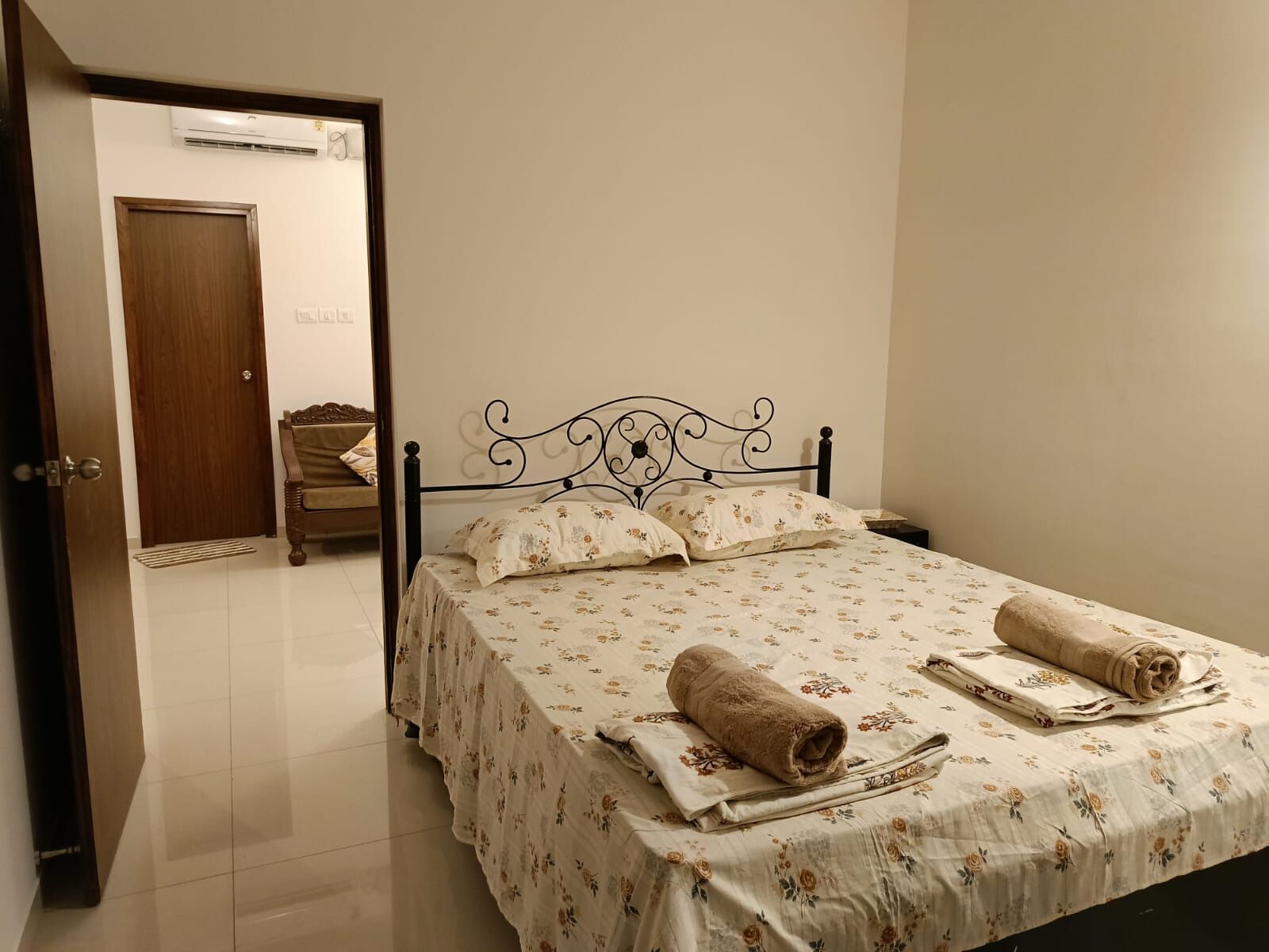 Bügeleisen/Bügelbrett, WLAN, Bettwäsche