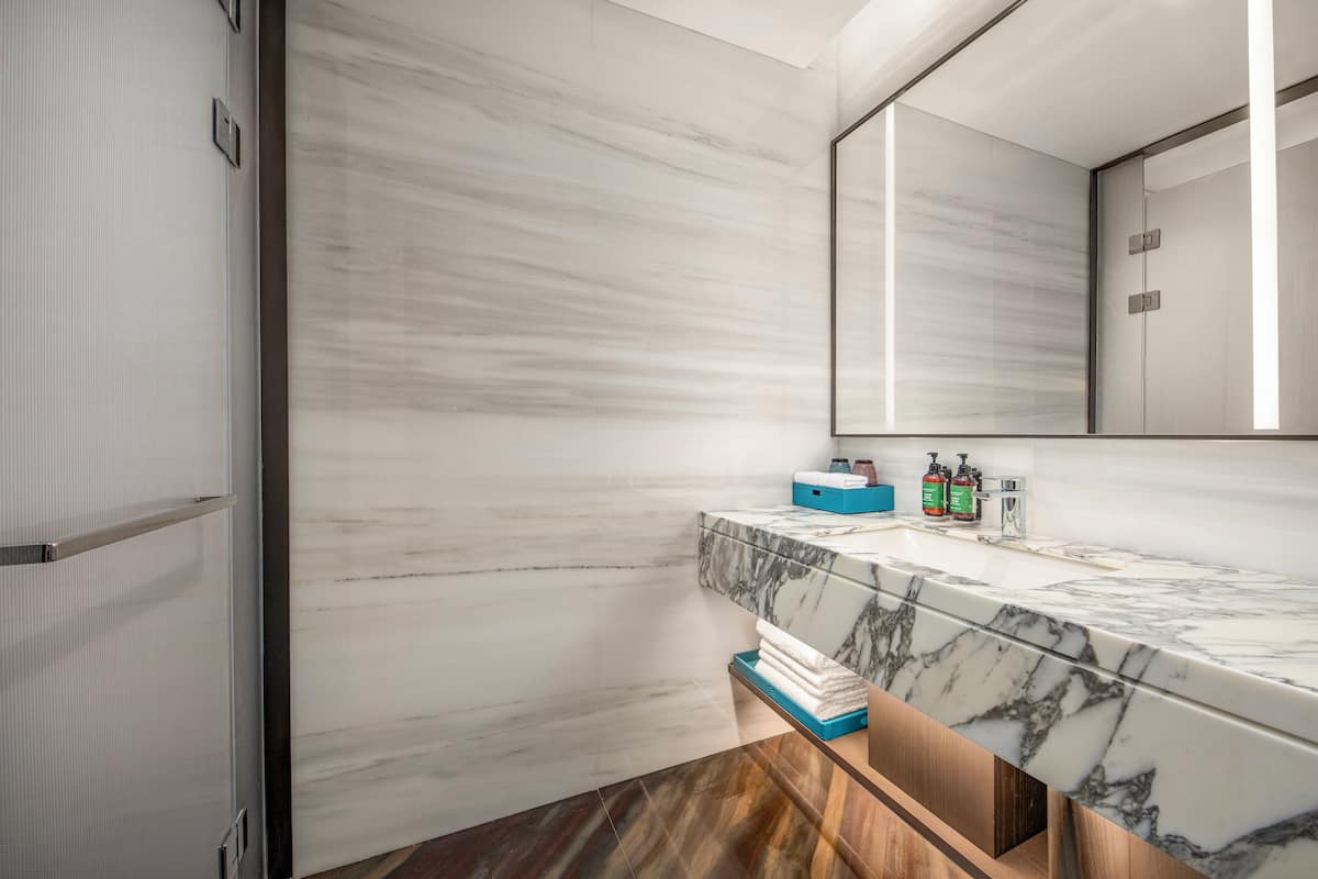 Standardzimmer, 2 Doppelbetten, Zutritt zur Club Lounge | Bettwäsche