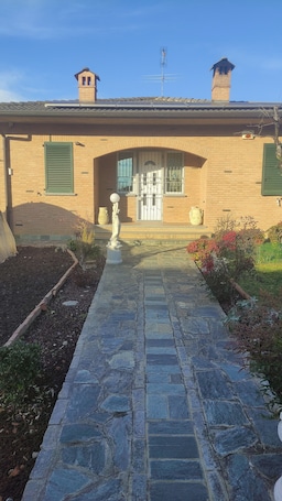 Exterior detail. Nice b&b near Leolandia, A4 highway, and polyclinics